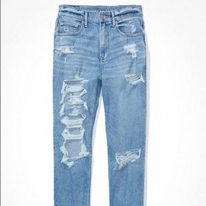 Womens American Eagle Highest Rise 90’s Boyfriend Ripped Jeans Great Condition!